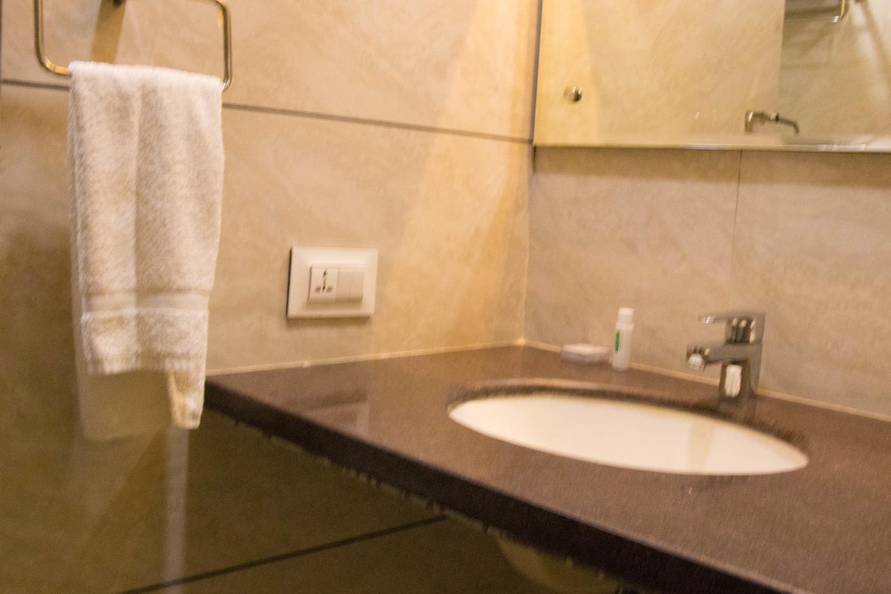 Regenta Central Indore Exterior foto