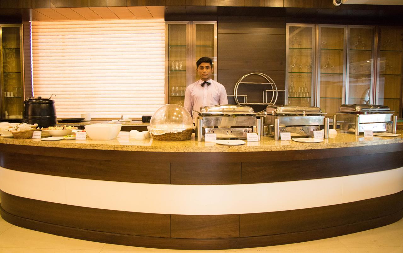 Regenta Central Indore Exterior foto