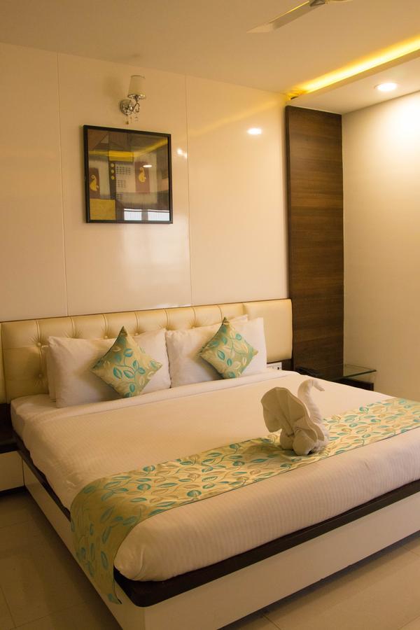 Regenta Central Indore Exterior foto